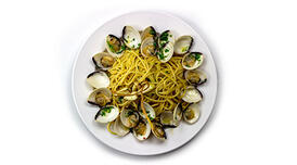 Linguine with Clams in a white wine sauce